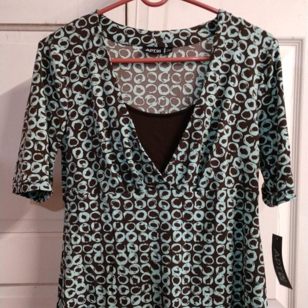 NWT Apt. 9 Petite Blouse - Size Med Petite brown w/Blue circles - Size PM